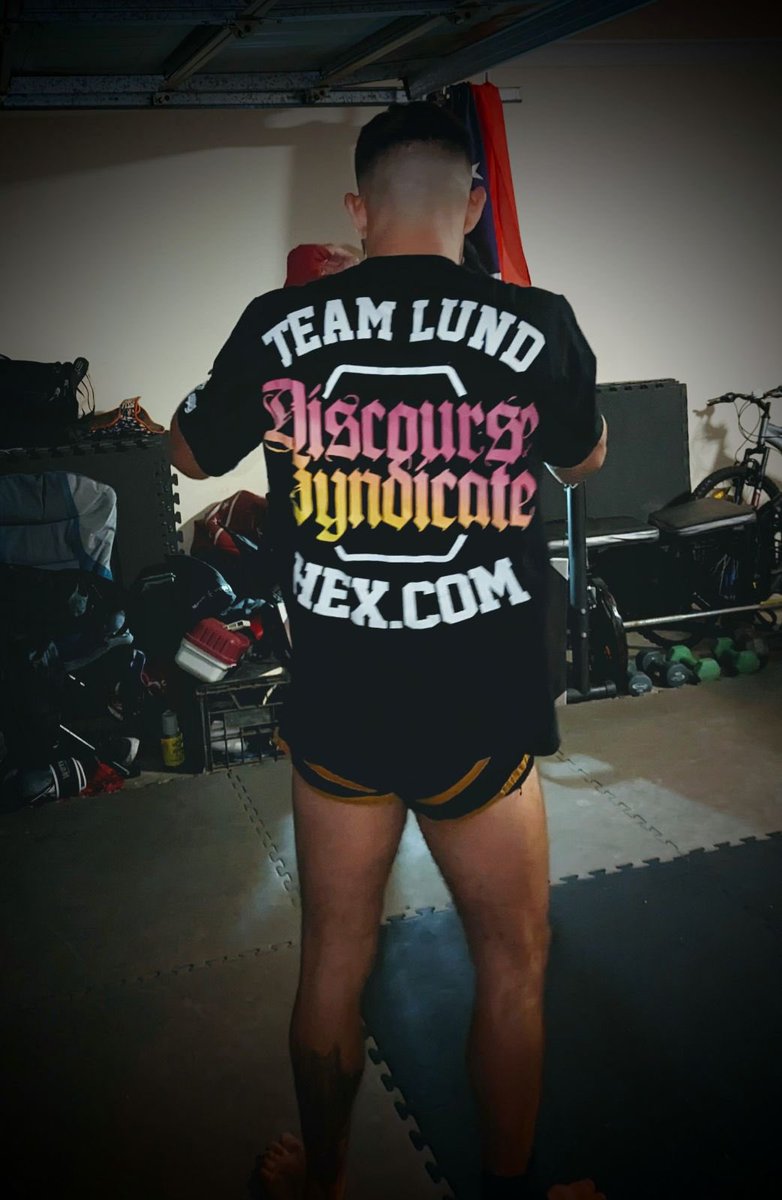 JLundyOfficial's tweet photo. 2.5 weeks out #bigfight https://t.co/zumYuJYL9T