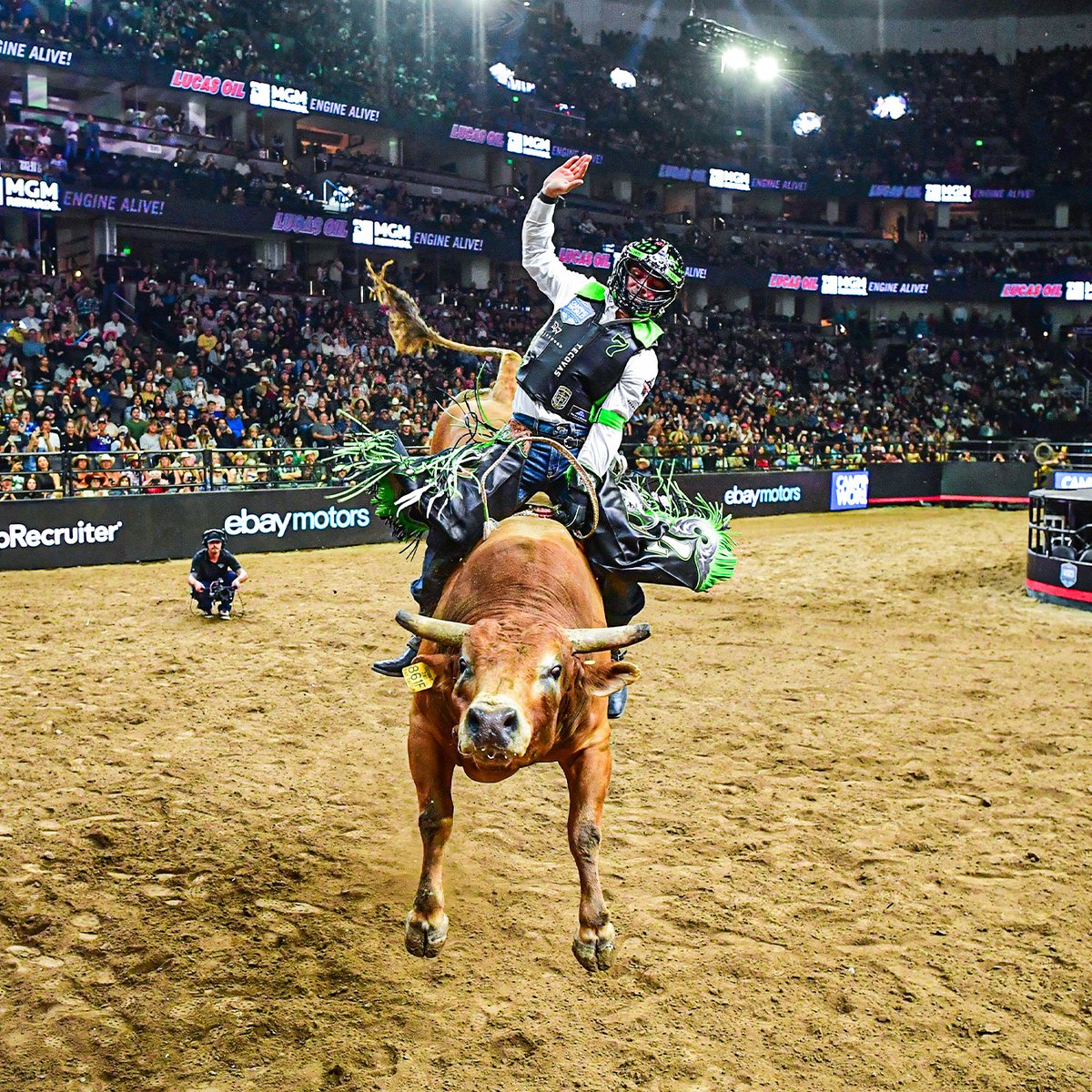 PBR's tweet photo. The reigning MVP is leading the MVP race. 😤 https://t.co/iFcSZT0eao