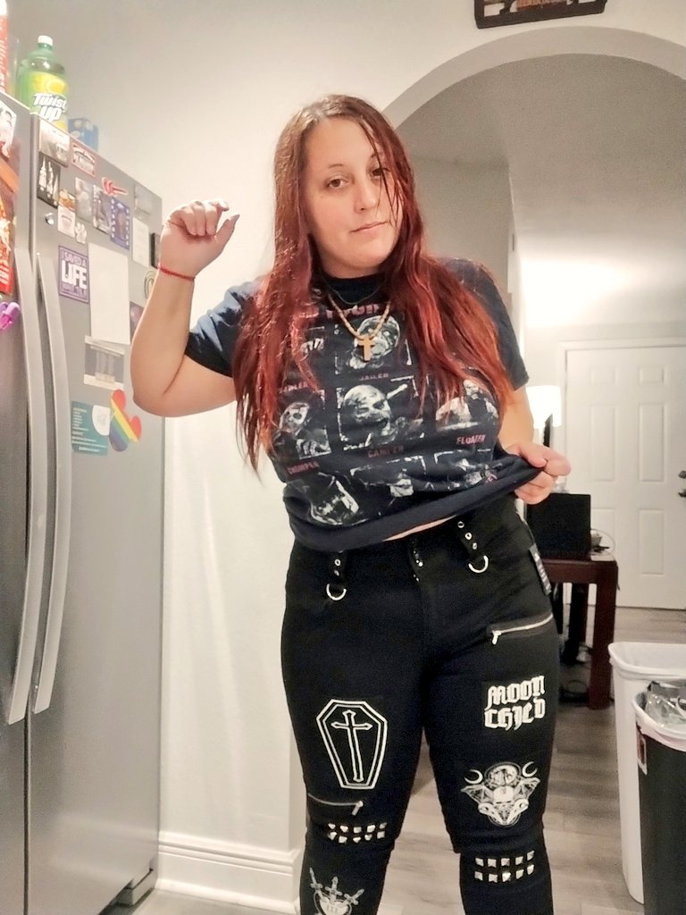 SarahSerenity17's tweet photo. Got these pants from @HotTopic . I was really nervous because it's been forever since I've worn skinny jeans. These are the type of pants I've wanted to wear since highschool. So how do they look?
#hottopic #celestialgoth #moonchild #moongoth #gothic #FYP #rtItBot #slim #THICC https://t.co/fEmOeQMAhU