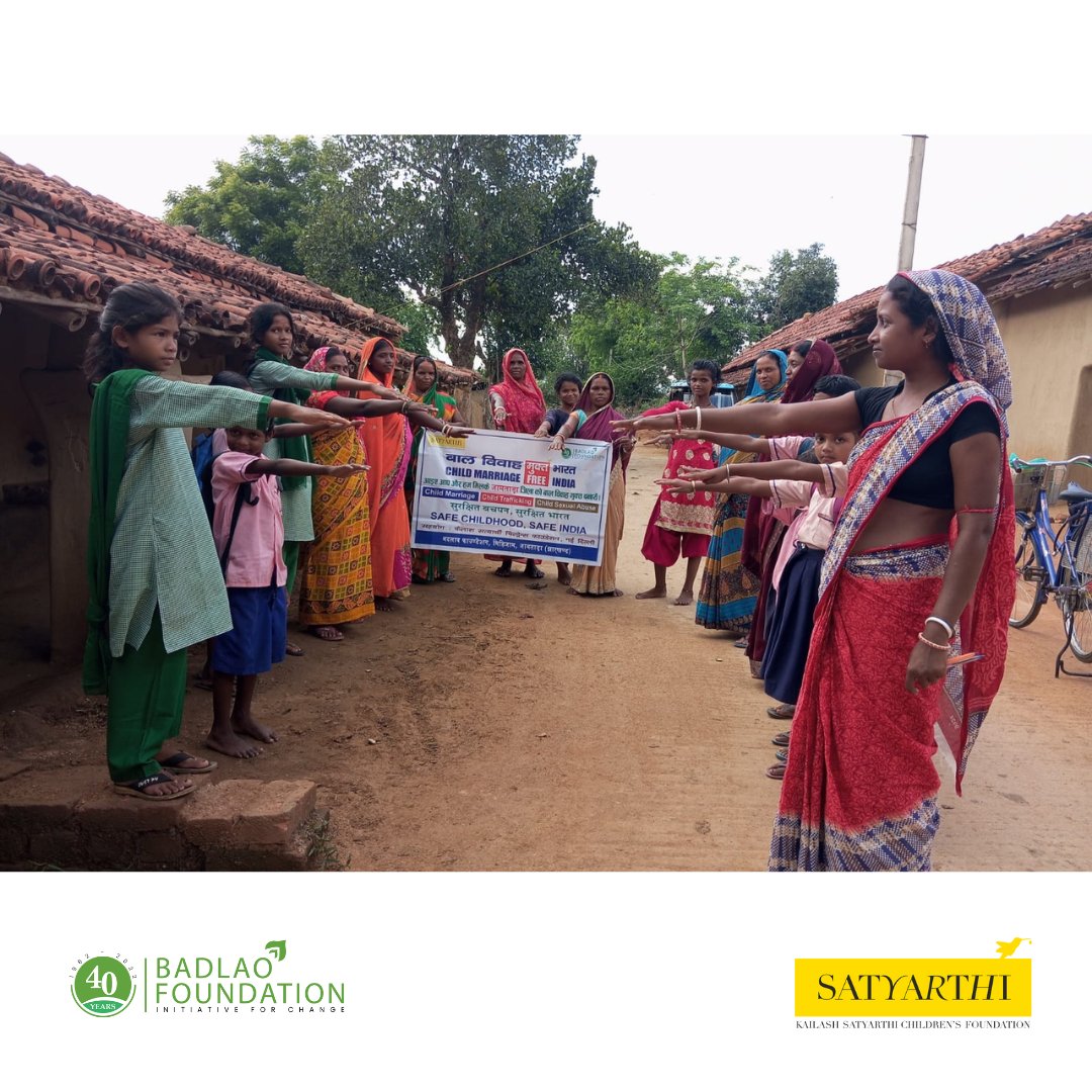 Badlao1982's tweet photo. "Child marriage steals their laughter and song, let's rewrite their story, where they truly belong." 🌄🤝 Villagers of Jharkhand uniting in a pledge to stop this injustice. 💪🚫

#BalVivahSeAzadi #ChildMarriageFreeIndia #FreedomNow
@BalVivahSeAzadi
@KSCFIndiaw https://t.co/JgGHpXWwAF