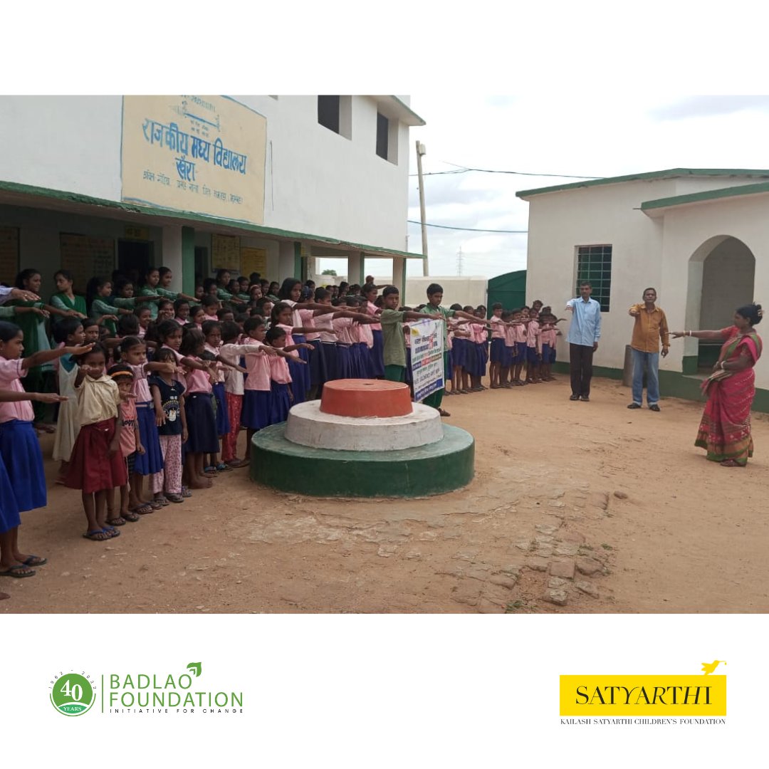 Badlao1982's tweet photo. "Let every child write their destiny, not be bound by marriage's decree." 🌟📜 Students of Jharkhand uniting with unwavering determination to eradicate this injustice. 💪🚫

 #EndChildMarriage #BalVivahSeAzadi #ChildMarriageFreeIndia #FreedomNow
@BalVivahSeAzadi

@KSCFIndia https://t.co/MLnn7GRKyx