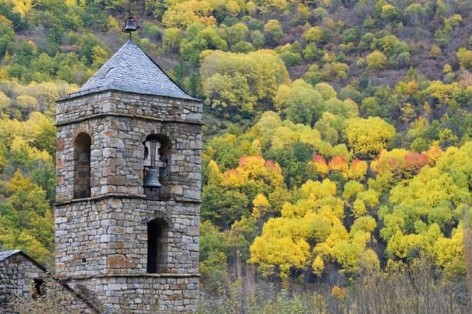 💚 El #Pirineo Catalán es un destino idílico para cualquier época del año, y una de sus joyas turísticas, en el bello Valle de Bohí, es el pueblo de #Barruera 
Más información y reservas 👇 buff.ly/43Z2DpT
#lleida #catalunya #romanico
<a href="/aralleida/">Ara Lleida</a> <a href="/ValldeBoi/">Patronat de Turisme de la Vall de Boí</a> <a href="/catexperience/">Catalunya Experience</a>