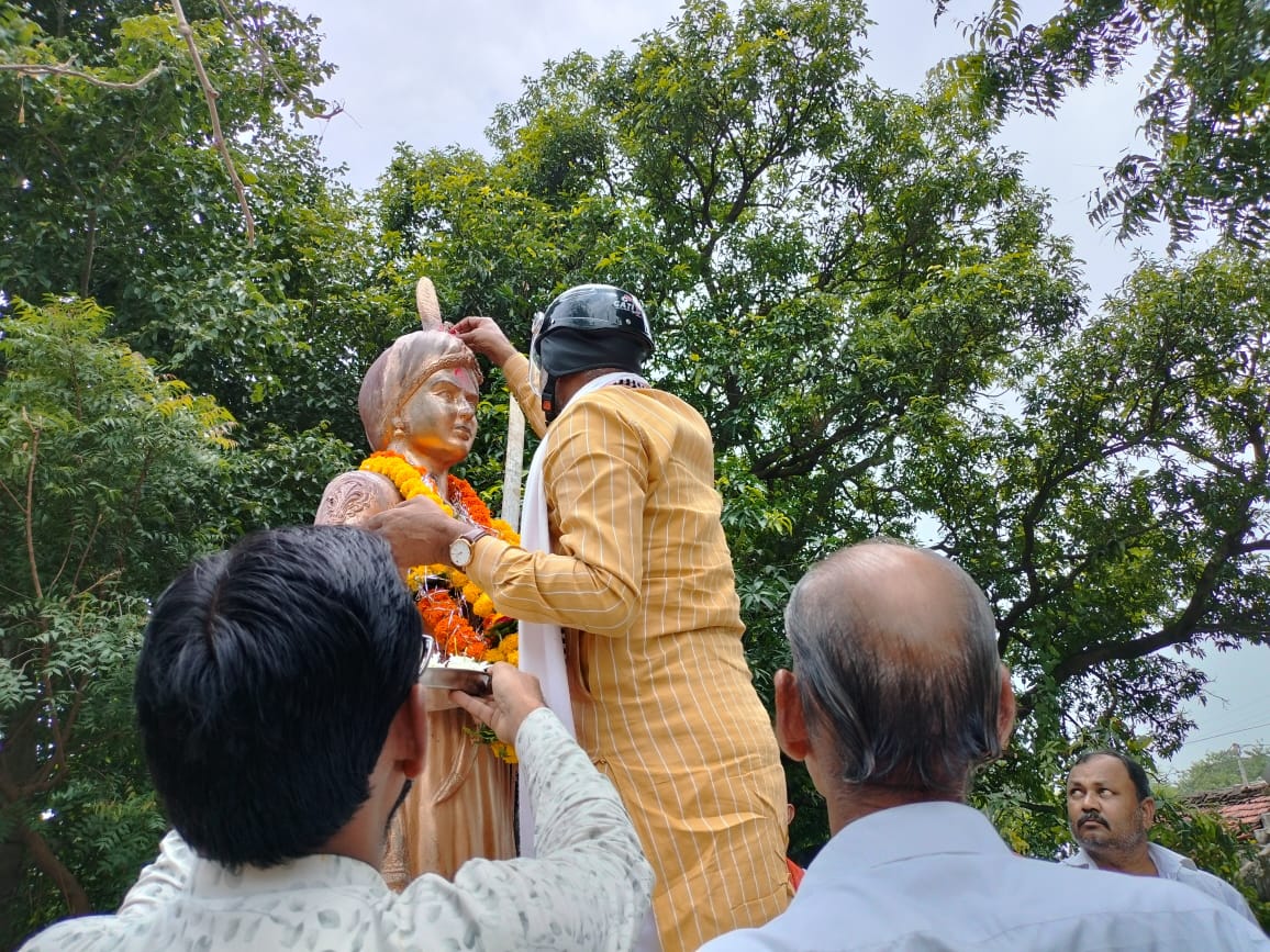 jalamsing_patel's tweet photo. भारत के यशस्वी प्रधानमंत्री मा श्री @narendramodi जी के आह्वान पर आजादी के अमृत महोत्सव पर हर घर तिरंगा के अंतर्गत गोटेगाँव एवं नरसिंहपुर विधानसभा में विभिन ग्रामो से तिरंगा यात्रा निकाली और मेरी माटी मेरा देश के तहत सभी ग्रामो में पेड़ लगाए, 
@BJP4India @BJP4MP https://t.co/Rw97OGjpMM