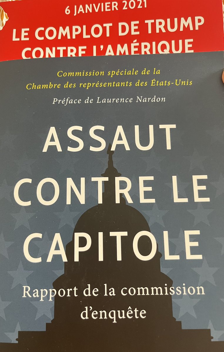 DelphineBOESEL's tweet photo. Il est plus que temps de sortir ce livre de la PAL et de l’attaquer, en plus de suivre les tweets de @WilliamReymond #Trump #inculpation https://t.co/CJee0W3Fkv