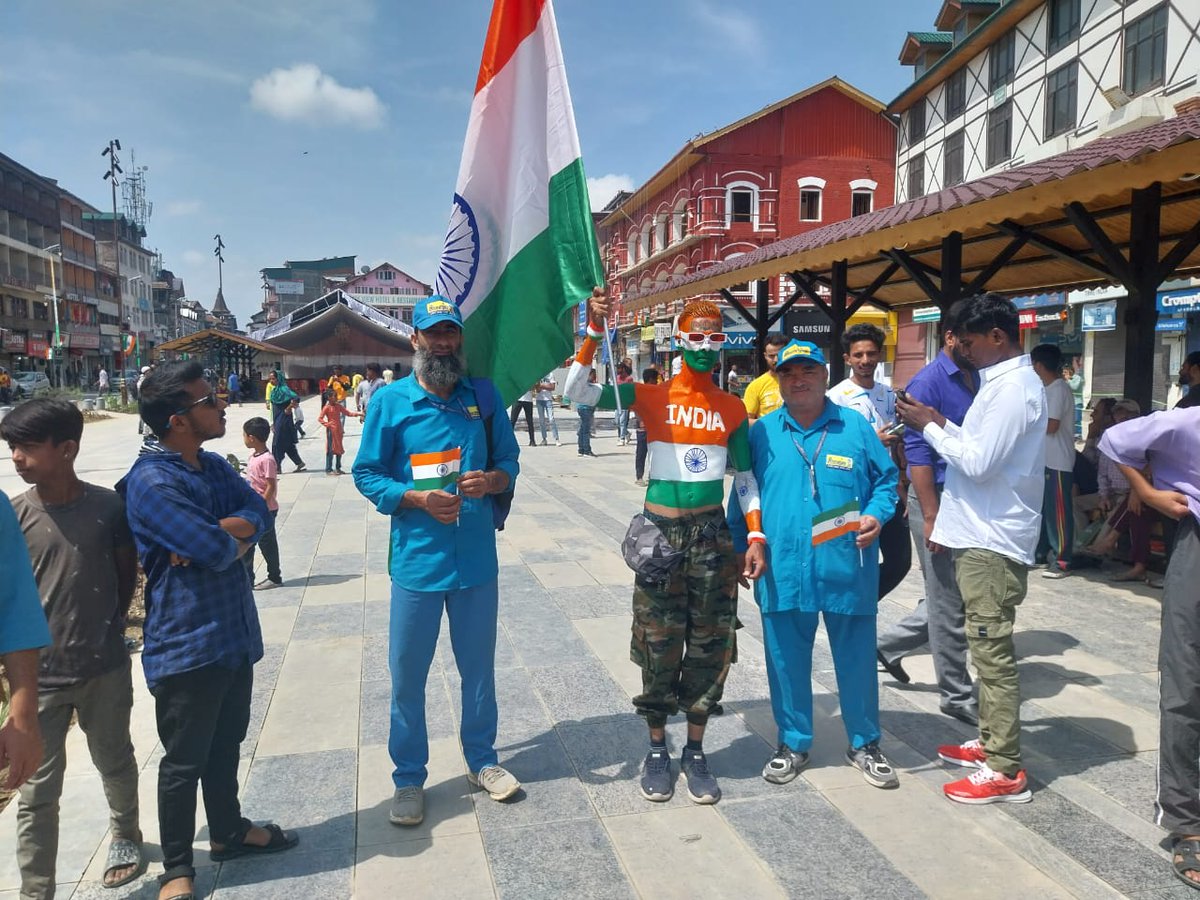 @JAMMULPG_BPCL (@jammulpg_bpcl) on Twitter photo *Bharatgas Jammu Territory hoists Tricolor at Historic Lal Chowk, Srinagar Kashmir* use hashing etc.
<a href="/BPCLLPG/">Bharat Petroleum LPG</a>
<a href="/BPCLimited/">Bharat Petroleum</a>
<a href="/BPC_LPG_Punjab/">Bharatgas State Punjab & JK</a> *Bharatgas Jammu Territory hoists Tricolor at Historic Lal Chowk, Srinagar Kashmir* use hashing etc.
<a href="/BPCLLPG/">Bharat Petroleum LPG</a>
<a href="/BPCLimited/">Bharat Petroleum</a>
<a href="/BPC_LPG_Punjab/">Bharatgas State Punjab & JK</a>