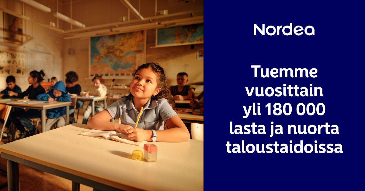 Nordea_FI's tweet photo. Talousasiat ovat ydinosaamistamme ja haluamme jakaa taitojamme eteenpäin. Kohtaamme lapsia jo peruskoulusta lähtien ja kasvatamme nuorten tietotaitoa koulutusten, pelien ja harjoittelun kautta. Tutustu hankkeisiimme: https://t.co/nOnYAqmkLu #rahataito #taloustaito #vastuullisuus https://t.co/93FMmBkkZh