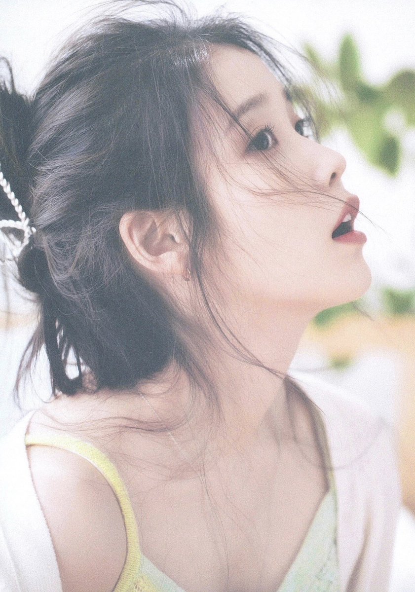 _R0THY's tweet photo. Lᵒᵛᵉᵧₒᵤ🫧💚

#아이유 #IU https://t.co/S3N0X39Fmt