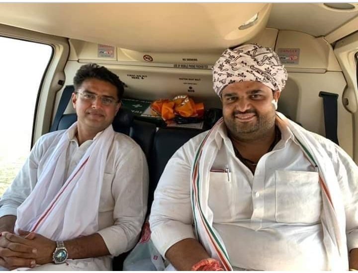 jamnalalgorsiya's tweet photo. AICC के राष्ट्रीय सचिव व अध्यक्ष राजस्थान राज्य बीज निगम श्री धीरज गुर्जर जी को जन्मदिन की बधाई एवं हार्दिक शुभकामनाएं। 💐  
मैं ईश्वर से आपके उत्तम स्वास्थ्य एवं दीर्घायु जीवन की कामना करता हूँ..!!🙏 
@SachinPilot @dgurjarofficial https://t.co/CRd9Vhosl0
