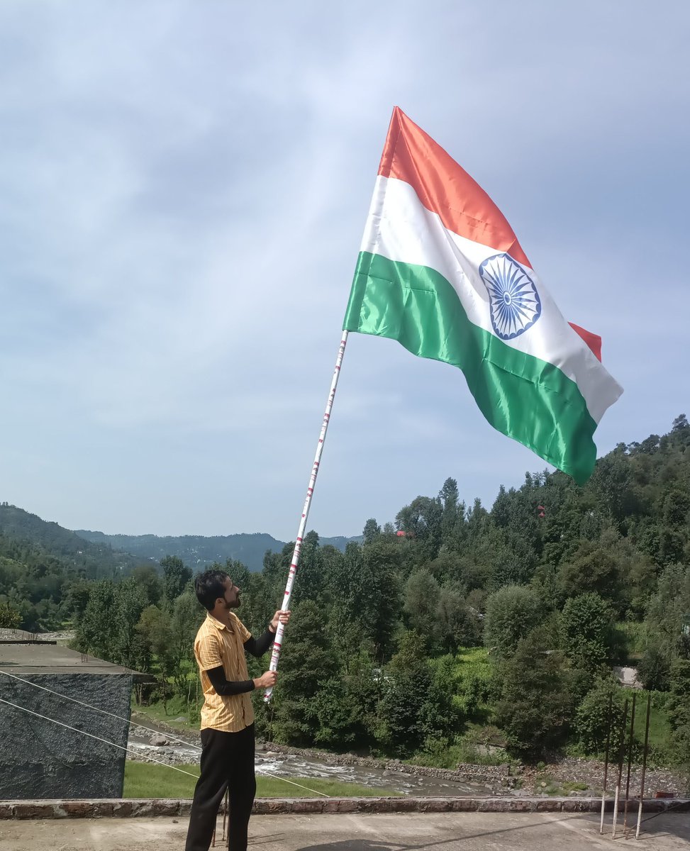 AsfMir2's tweet photo. Sare Jahan Se Accha HINDUSTAN Hamara!
#IndependenceDay 
#PahariQabila
#PahariQabilaZindabad https://t.co/KvOqizMEHN