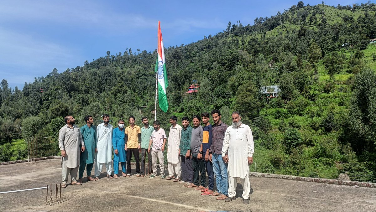 AsfMir2's tweet photo. Sare Jahan Se Accha HINDUSTAN Hamara!
#IndependenceDay 
#PahariQabila
#PahariQabilaZindabad https://t.co/KvOqizMEHN