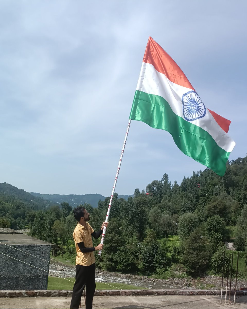 AsfMir2's tweet photo. Sare Jahan Se Accha HINDUSTAN Hamara!
#IndependenceDay 
#PahariQabila
#PahariQabilaZindabad https://t.co/KvOqizMEHN