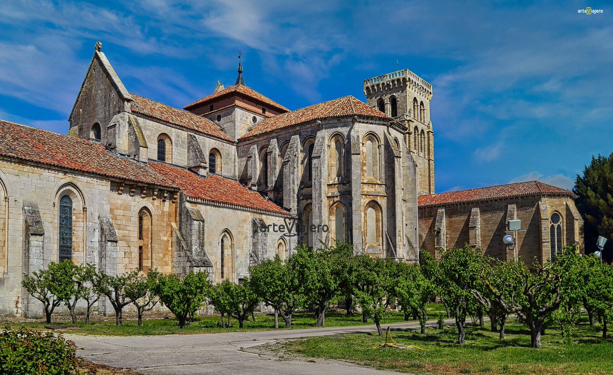 arteviajero_com's tweet photo. Monasterio de las Huelgas (#Burgos), principal monasterio cisterciense femenino en España. Fundado en 1187 por deseo expreso de la reina Doña Leonor Plantagenet, esposa de Alfonso VIII
#FelizMartes #BuenosDias https://t.co/T8tdo1B0M9