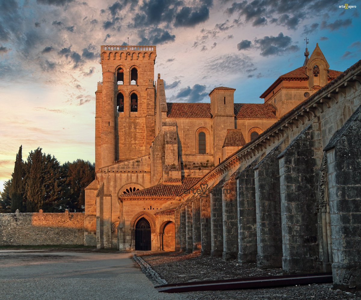 Monasterio de las Huelgas (#Burgos), principal monasterio cisterciense femenino en España. Fundado en 1187 por deseo expreso de la reina Doña Leonor Plantagenet, esposa de Alfonso VIII
#FelizMartes #BuenosDias