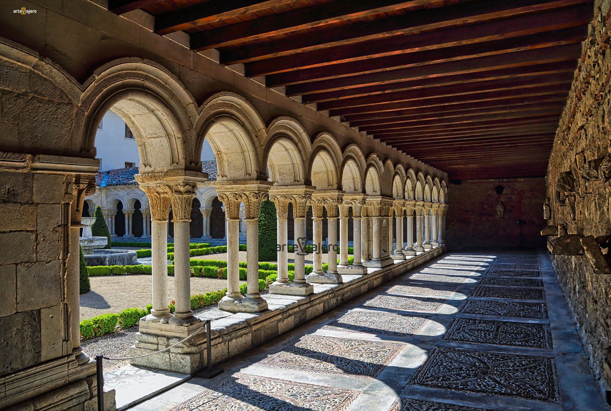 arteviajero_com's tweet photo. Monasterio de las Huelgas (#Burgos), principal monasterio cisterciense femenino en España. Fundado en 1187 por deseo expreso de la reina Doña Leonor Plantagenet, esposa de Alfonso VIII
#FelizMartes #BuenosDias https://t.co/T8tdo1B0M9