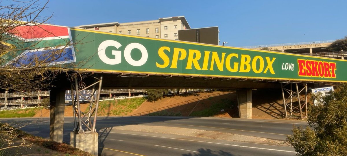 tlhonolo_'s tweet image. Can we fix this before the SPRINGBOKS see it shame? 😩bathong Eskort!! #Springbox? 👐🏼