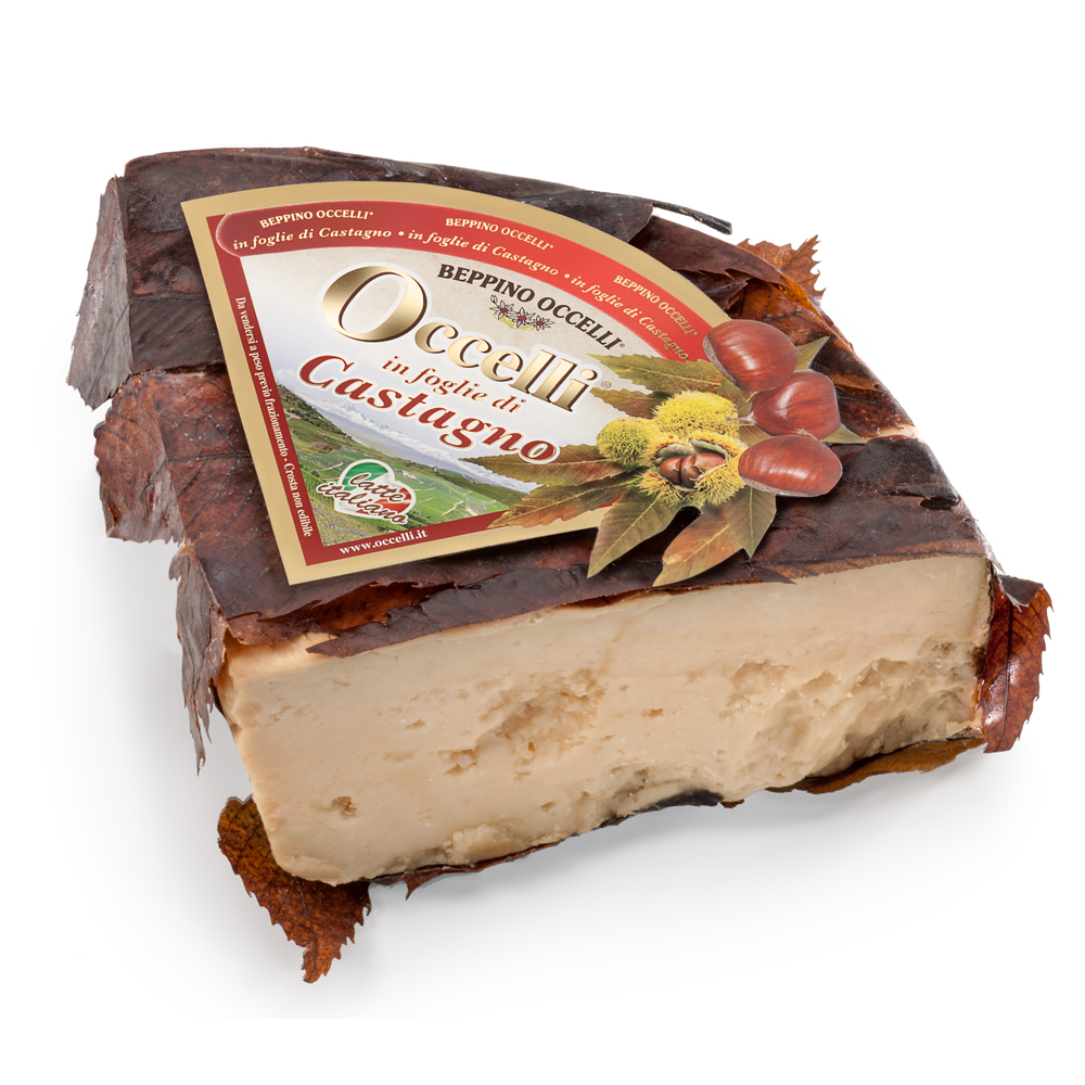NaturaliaBV's tweet photo. De Occelli Foglie di Castagno is vanaf heden gemaakt van koe- en schapenmelk uit Piemonte. Hij heeft 18 maanden mogen rusten en rijpen in de plaatselijke grotten en is afgerijpt in kastanjebladeren. Proef deze nieuwe kaas en geniet.  https://t.co/WvuMZuO1dp https://t.co/Xg4SnK4mwi
