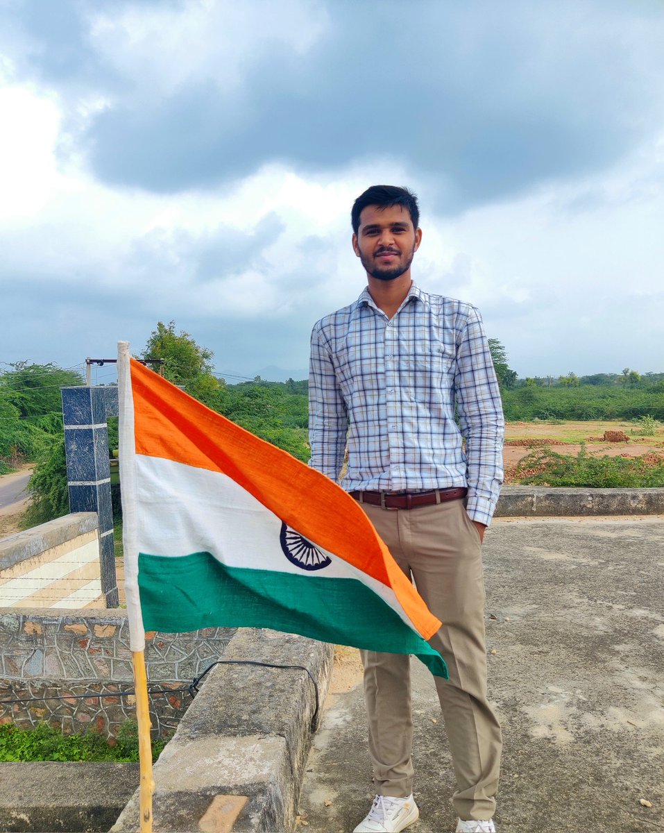 Mahendra__09's tweet photo. स्वतंत्रता दिवस की हार्दिक शुभकामनाएँ।❤️🇮🇳

दिल से निकलेगी न मर कर भी वतन की उल्फ़त मेरी मिट्टी से भी ख़ुशबू-ए-वफ़ा आएगी❤️🇮🇳💐 https://t.co/OPFpzfAHD2