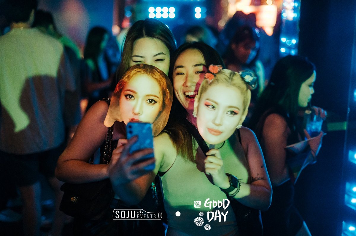 SojuEventsVan's tweet photo. Moments from Pride #SojuSunday. 🏳️‍🌈🏳️‍⚧️❤️
💫 https://t.co/UggUaiwS5I

📸 @TimNguyenPhoto https://t.co/Z709ixehzQ