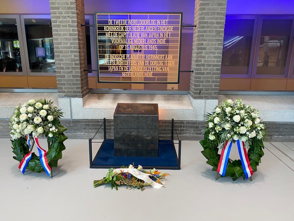 Vandaag herdenken wij het einde van de Tweede Wereldoorlog op 15 augustus 1945, en alle slachtoffers in het toenmalige Nederlands-Indië. Vanavond, 19 u, is de Nationale Herdenking in Den Haag (en op NPO1). Gisteren was een besloten herdenking in de Tweede Kamer. <a href="/15augustus1945/">15augustus1945</a>
