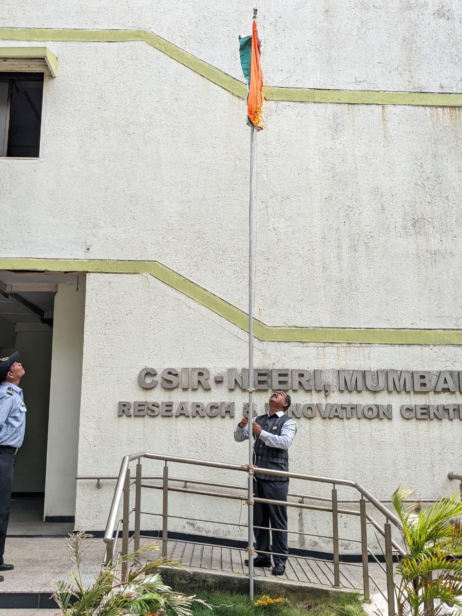 CSIR_NEERI's tweet photo. CSIR-NEERI Nagpur and its Zonal Centres held programmes in their premises to mark the 77th Independence Day. Director, CSIR-NEERI Dr. Atul Vaidya unfurled the National Flag. He motivated employees towards green growth and inclusive development @CSIR_IND @dgcsirIndia https://t.co/posoj0fxSP