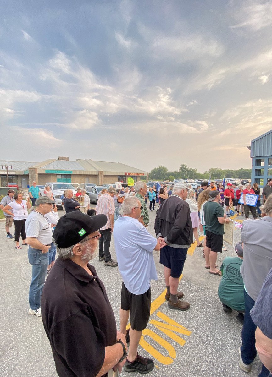 Good crowd in #Orillia for #StopSprawl rally. #HandsOffTheGreenbelt #OntariansStandTogether