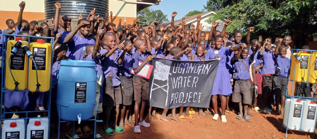 AinebyonaElija4's tweet photo. At Bubalule primary school - Mayuge. We champion the installation of a 10,000litre water tank with 8 jericans & 4 filters for safe water. (Efforts of Elijah and Okumu) #Teach4UG . https://t.co/8duLNELy55