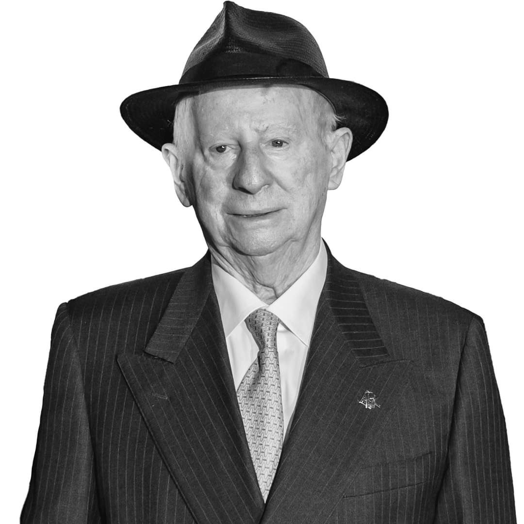 Nos deja uno de los grandes de la gastronomía española. Tuvimos el placer de entregar un Premio Cubi 2022 al Maestro Benjamín Urdiaín. 
Primer tres estrellas Michelín de Madrid y de España, pero sobre todo nos deja una gran persona. Humilde, bondadoso y un gran profesional. RIP.