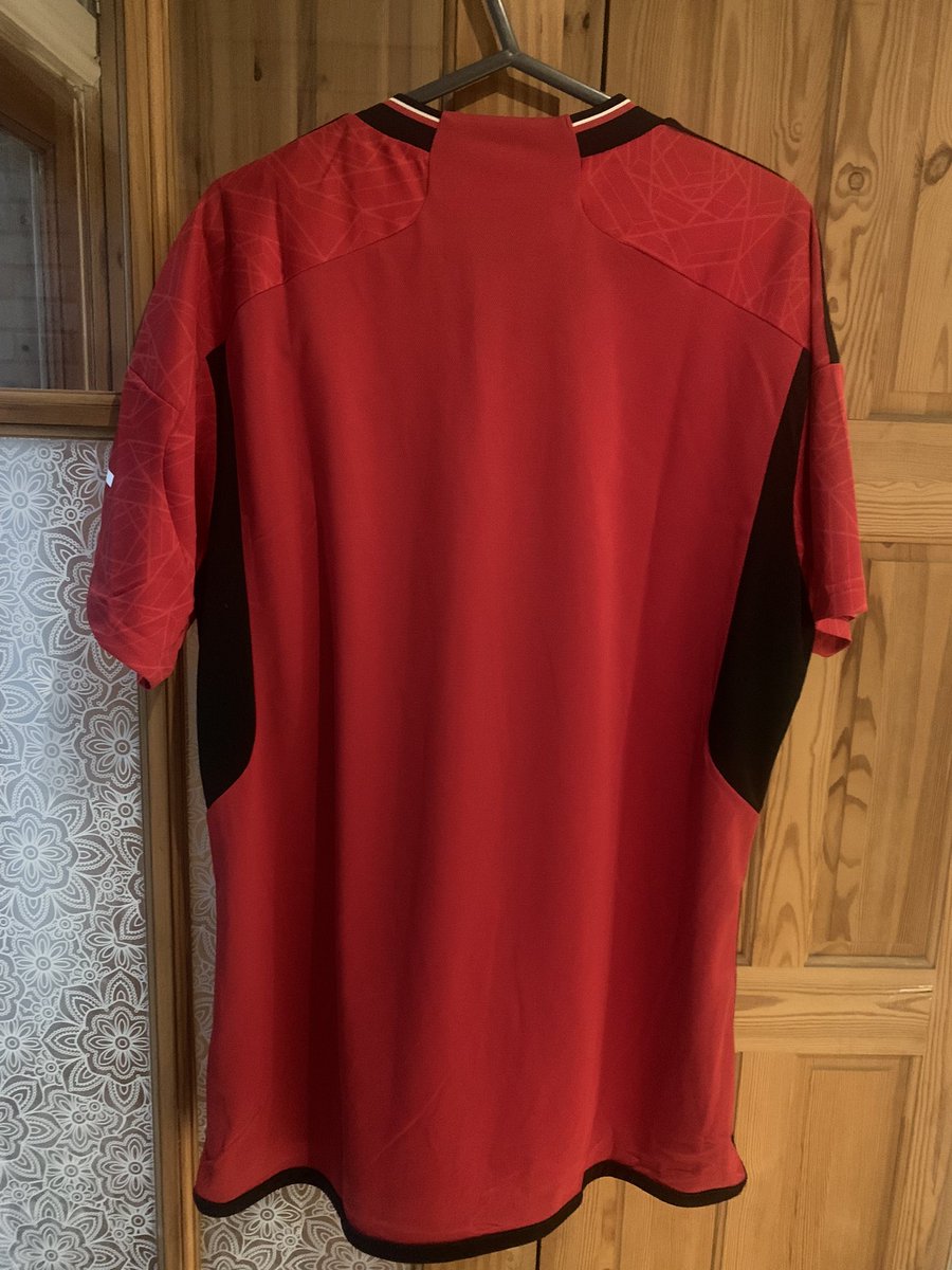 Nate_CVR's tweet photo. @ShirtSellerList This years Manchester United home shirt BNWT size Large £45 https://t.co/G73GxcydEZ