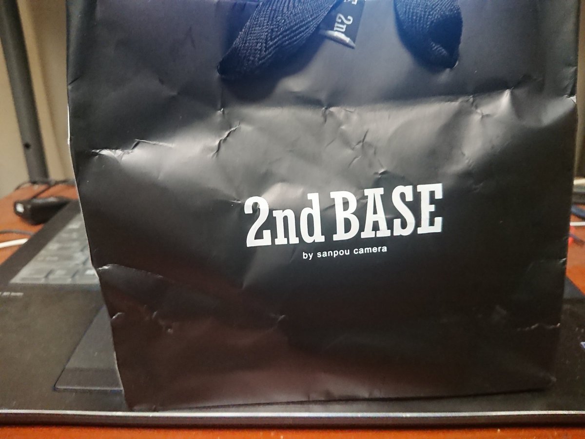 pAw1cGXlWqLMcWb's tweet image. 昨日、親戚の家にお線香あげに行きながら、秋葉原の2nd BASEでオールドレンズ購入
PENTAXタクマー55㎜f2
Auto Nikkor 28㎜ F3.5

#オールドレンズ
#2ndBASE