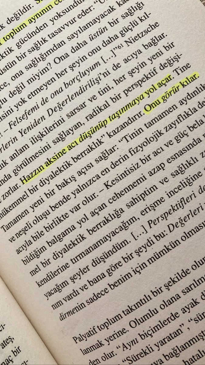 Herkesin katlanılmaz derecede kendisiyle yüklü olduğu, narsisizmin hükmü altındaki bir toplum… Palyatif Toplum
