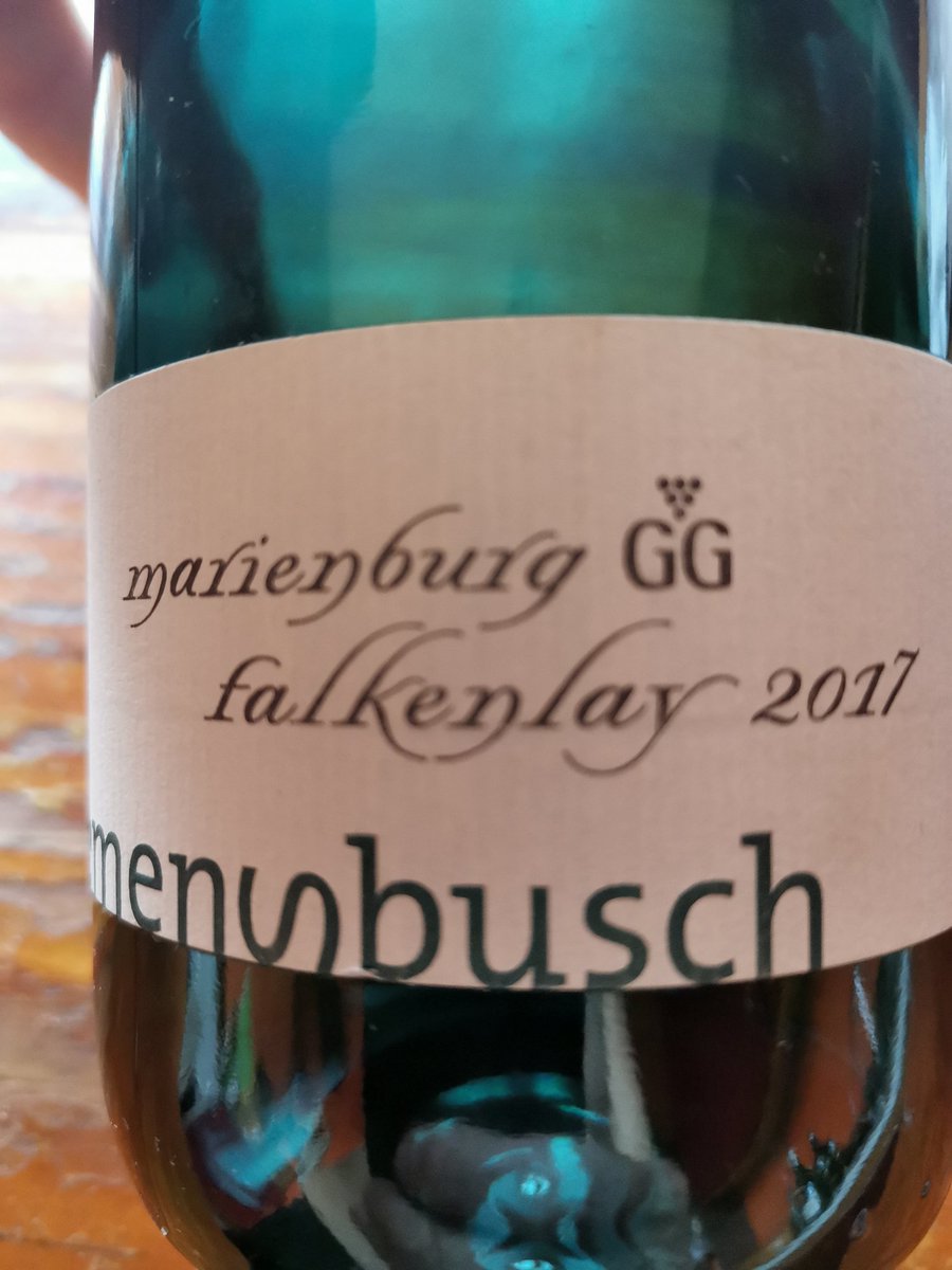Malditovino's tweet photo. Falkenlay es quizas el mas akerosenado pago de #ClemensBusch, un paladar delicioso y la acidez soberbia, pletórica, de un vino con buena, guarda. #GG #MoselFineWines
#RieslingMonAmour https://t.co/K2DhXfEZoM