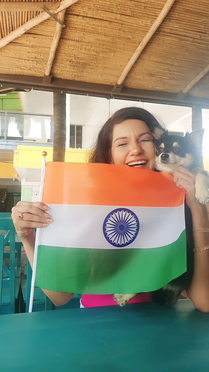 deejaykamya's tweet photo. Saare jahan se Acha Hindustan hamara 🇮🇳
🧡🤍💚

#happyindependenceday #independenceday #India #bharat #flag #tricolour #djkamiya #kamiyaontravel #30daystravel #30daysunplanned #laughter #trending #travelandwrite #tourist #travel #traveller #photooftheday #photography https://t.co/nNK6JtIu38