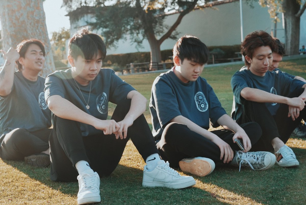 อยู่นิ่งๆแล้วหล่อกันมาก แต่อย่าให้ขยับนะ ตลกทันที