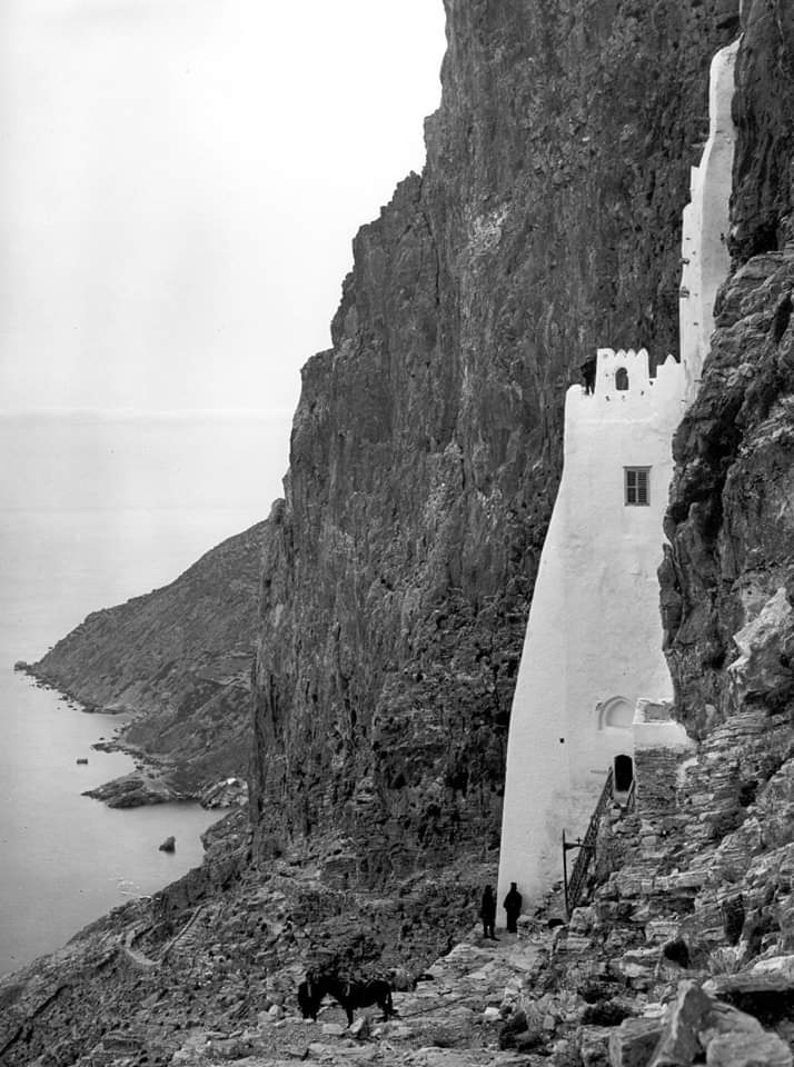 athens_nhmuseum's tweet photo. Χρόνια πολλά! 🇬🇷
📷 Fred Boissonnas (1858-1946). Παναγιά η Χοζοβιώτισσα, Αμοργός.
Εθνικό Ιστορικο Μουσείο | Φωτογραφικό Αρχείο
© Ιστορική και Εθνολογική Εταιρεία της Ελλάδος.
#nhmuseumofathens #August15th #Amorgos #FredBoissonnas #PhotographicArchive #photograph https://t.co/PAxufgflUU