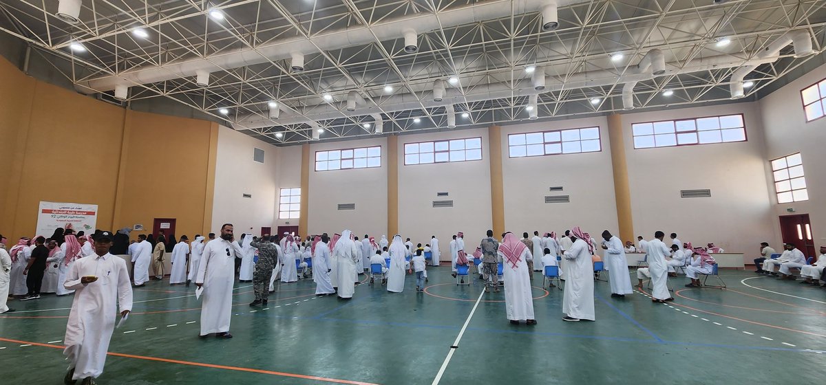 Mutlak002006's tweet photo. @MOE_EPR_16 @moe_gov_sa أعزائي مكتب تعليم غرب الدمام، اعتقد ان هالتنظيم لايليق بكم ولا اظن هكذا توجود الحلول لنقل الطلاب خصوصا ان المدارس لاتقبل النقل الا بفتح صفوف جديدة او انشاء مدارس جديدة في الاحياء الجديدة https://t.co/rl5rRh6S6r