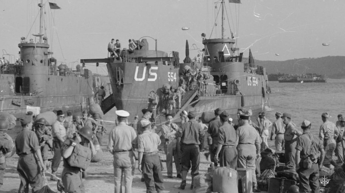 CEMA_FR's tweet image. #Hommage, 79 ans après le lancement de l’opération Dragoon. Je salue la mémoire des 350 000 soldats français, américains et britanniques qui ont débarqué sur les côtes de Provence pour libérer la France.