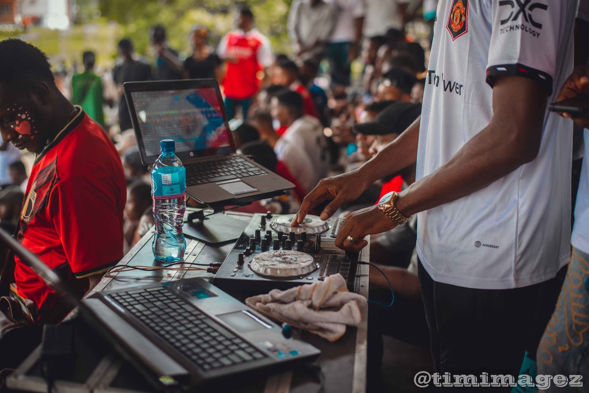 dj_presh8's tweet photo. Bringing the vibe to the party... https://t.co/QCLex1EY7U