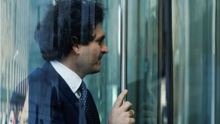 New York indicted Sam Bankman-Fried on new charges of using stolen customer funds to make more than $100 million in campaign contributions ahead of the 2022 US midterm elections.

#SBF #crypto