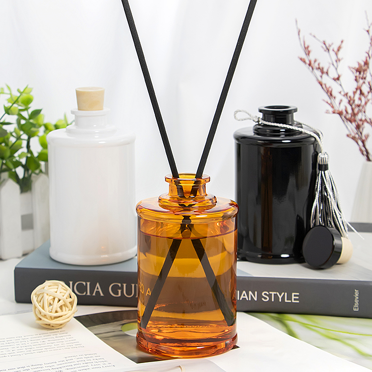 LEO57873094's tweet photo. The ultimate minimalist style.200ml new design.

#manufacturer #customized #glassbottle #fragrance #container #processing #luxury #colors #wine #logos
#glasswear #aroma #aromatherapy #scentsy #perfume #fragrance #china #packaging #glasscontainer #nailpolish #cosmetic #diffuser https://t.co/WXXB9osMza