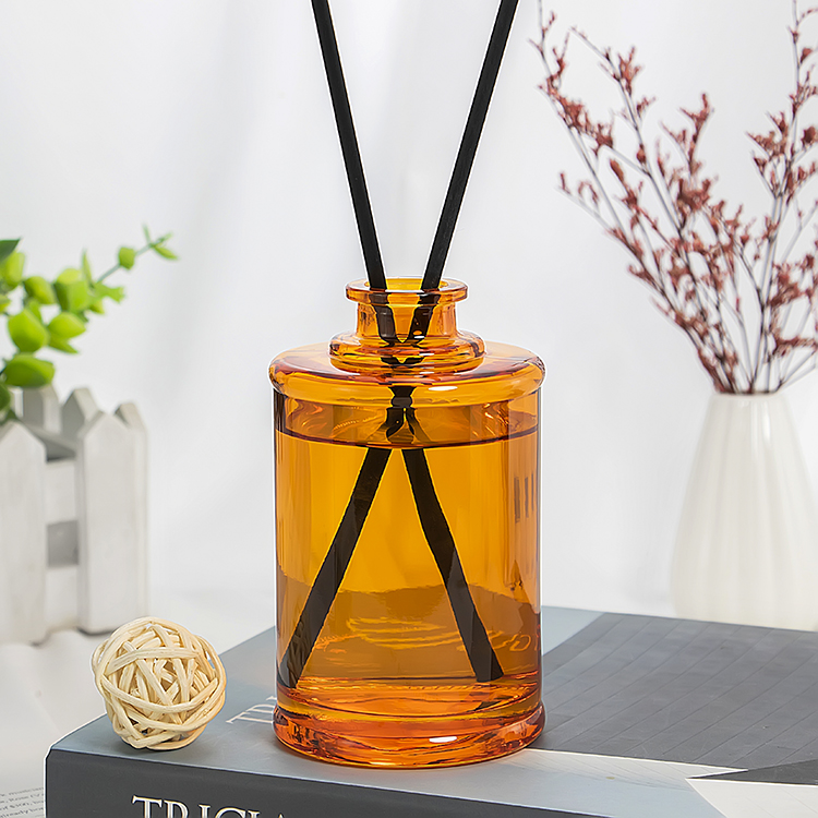 LEO57873094's tweet photo. The ultimate minimalist style.200ml new design.

#manufacturer #customized #glassbottle #fragrance #container #processing #luxury #colors #wine #logos
#glasswear #aroma #aromatherapy #scentsy #perfume #fragrance #china #packaging #glasscontainer #nailpolish #cosmetic #diffuser https://t.co/WXXB9osMza
