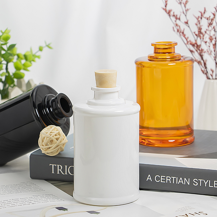 LEO57873094's tweet photo. The ultimate minimalist style.200ml new design.

#manufacturer #customized #glassbottle #fragrance #container #processing #luxury #colors #wine #logos
#glasswear #aroma #aromatherapy #scentsy #perfume #fragrance #china #packaging #glasscontainer #nailpolish #cosmetic #diffuser https://t.co/WXXB9osMza