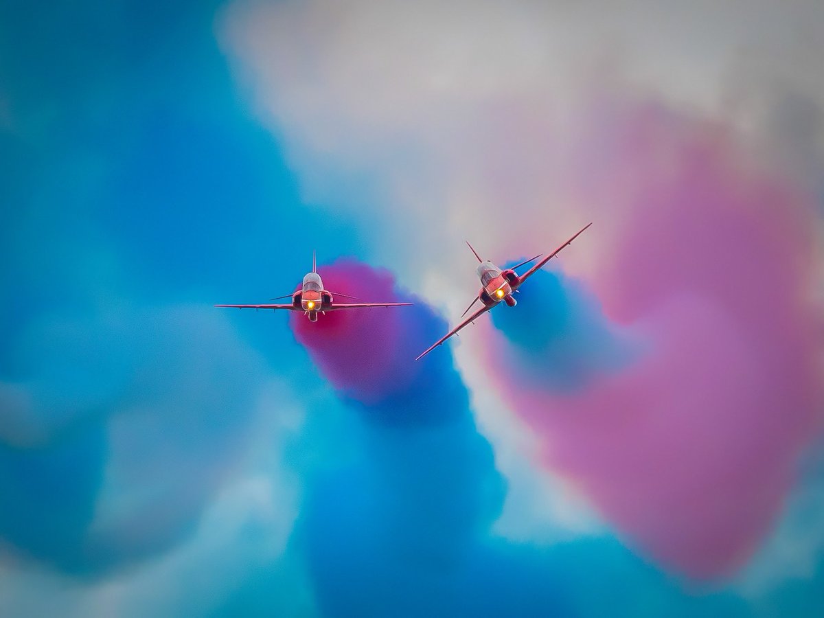Smoke on go!!!🔴🔵

A bit of silky edit on this one, but I kinda like it! 

<a href="/rafredarrows/">Red Arrows</a> at #BlackpoolAirShow