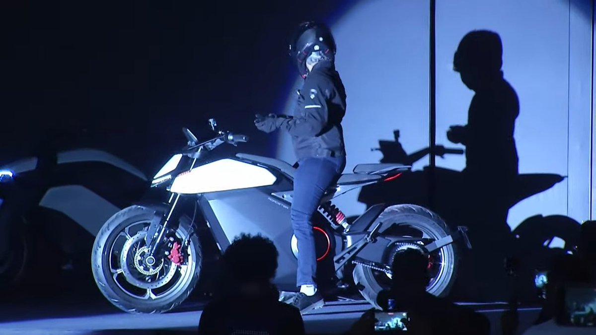 evyatri's tweet photo. ola roadster electric bike 
@olaelectric #olaelectric #electricbike #olaelectric https://t.co/TEBSRJJsoF