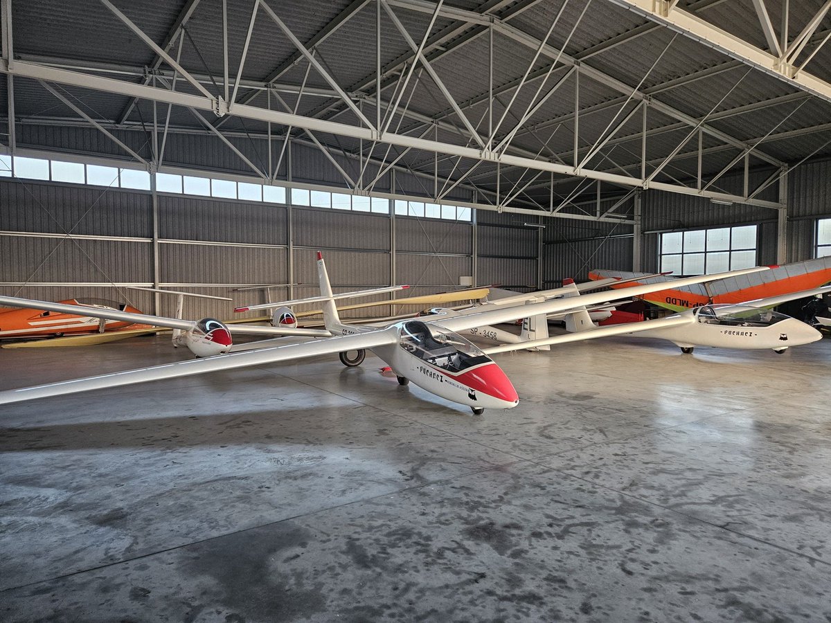 walasek_mateusz's tweet photo. Jak Wam mija🌞 długi weekend❓ U mnie wczoraj udało się polatać.🛫👍
PS Zainteresowanych informacjami "gdzie dalej" zapraszam do sekcji szybowcowej AŁ.
#szybownictwo #gliding #soaring #lotnictwo #aviation #szybowce #szybowiec #glider #AeroklubŁódzki #EPLL #LodzAirport https://t.co/teyXQ5AI7z
