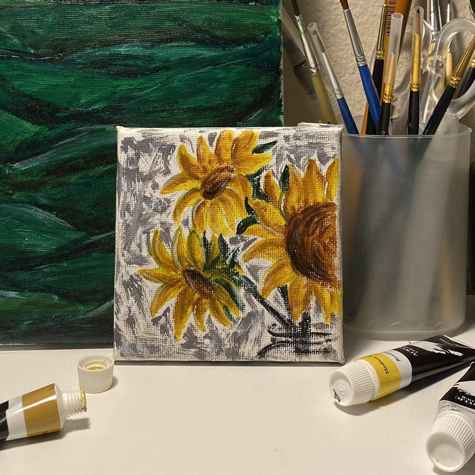 อยากเปิดขายรูปบนเฟรมผ้าใบ มีคนสนใจมั้ย🥹 หาตังค์ทำโปรเจค🥺