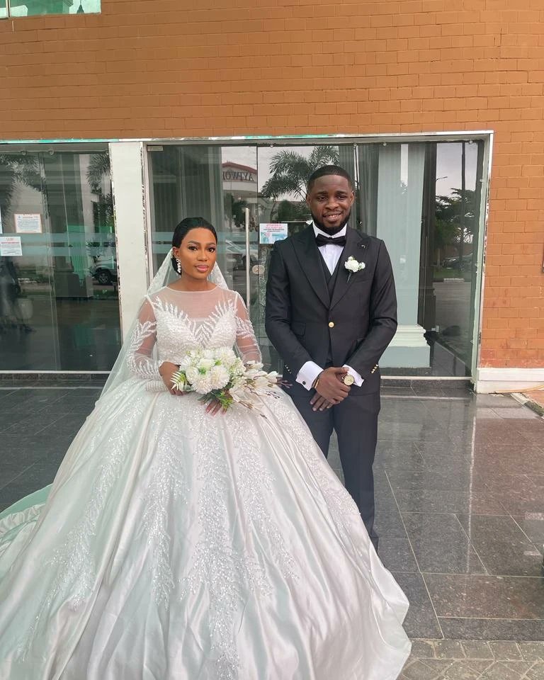 Eastcoastprince's tweet photo. Introducing Mr. and Mrs. Justin.

Send in your well wishes. https://t.co/PsaUkpZ5zq