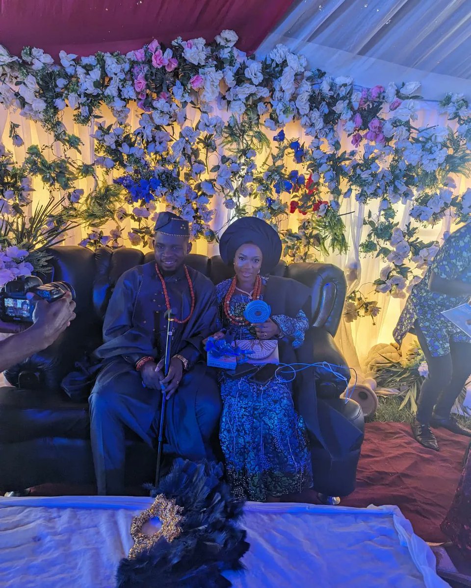 Eastcoastprince's tweet photo. Introducing Mr. and Mrs. Justin.

Send in your well wishes. https://t.co/PsaUkpZ5zq