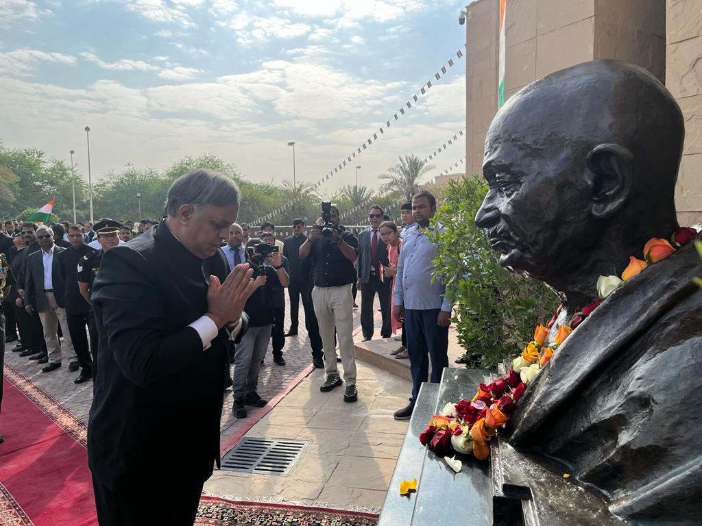 IndianEmbRiyadh's tweet photo. The Embassy of India Riyadh celebrated 77th #IndependenceDayIndia with enthusiastic participation of the Indian Community. Ambassador Dr Suhel Khan unfurled the #Tiranga, paid Floral Tributes to Mahatma Gandhi and read out message of Hon'ble President of India to the Nation. https://t.co/JkQInA0gYZ