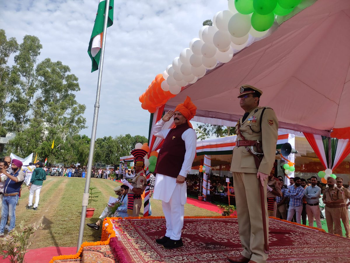 dioudhampur's tweet photo. #IndependenceDay2023 
#AKAM

 DDC Chairman Udhampur Lal Chand hoisted  National Flag, inspected  parade &amp; took salute at the March Past contingents at an impressive function held at Govt. PG College Boys Udhampur. 
@OfficeOfLGJandK
@Divcomjammu
@diprjk
@justcsachin https://t.co/G1W1JdbZQU