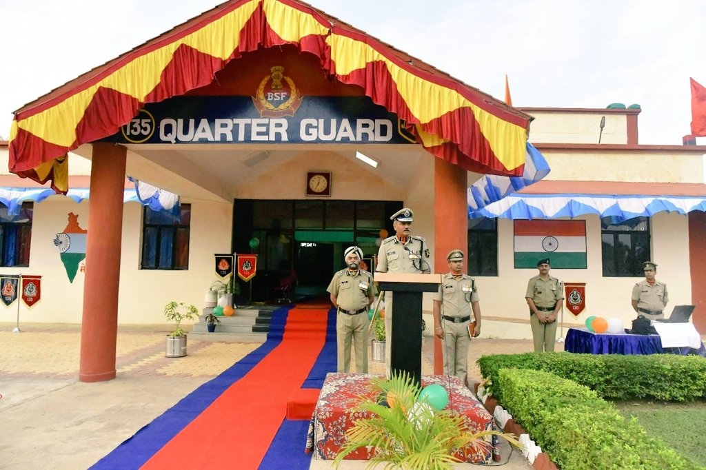 BSF_ANO_Command's tweet photo. #15august2023
On the occasion of 77th #IndependenceDay, Sh. Anurag Garg, IPS, ADG @BSF_Comd_Raipur hoisted the National Flag at Naya Raipur and conveyed best wishes, paid homage to freedom fighters &amp; exhorted all to embibe values which inspired our freedom struggle.
Jai Hind https://t.co/yZQxAP9h4u